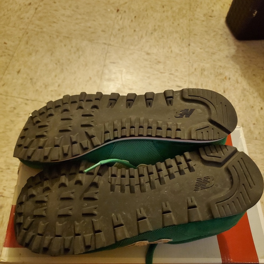 Sneakers - Picture 5 of 5